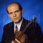 04-07-1990 Jaap van Zweden at studio Amsterdam

[keywords]Eyecontact, Posed, Half Length, Violin[/keywords]